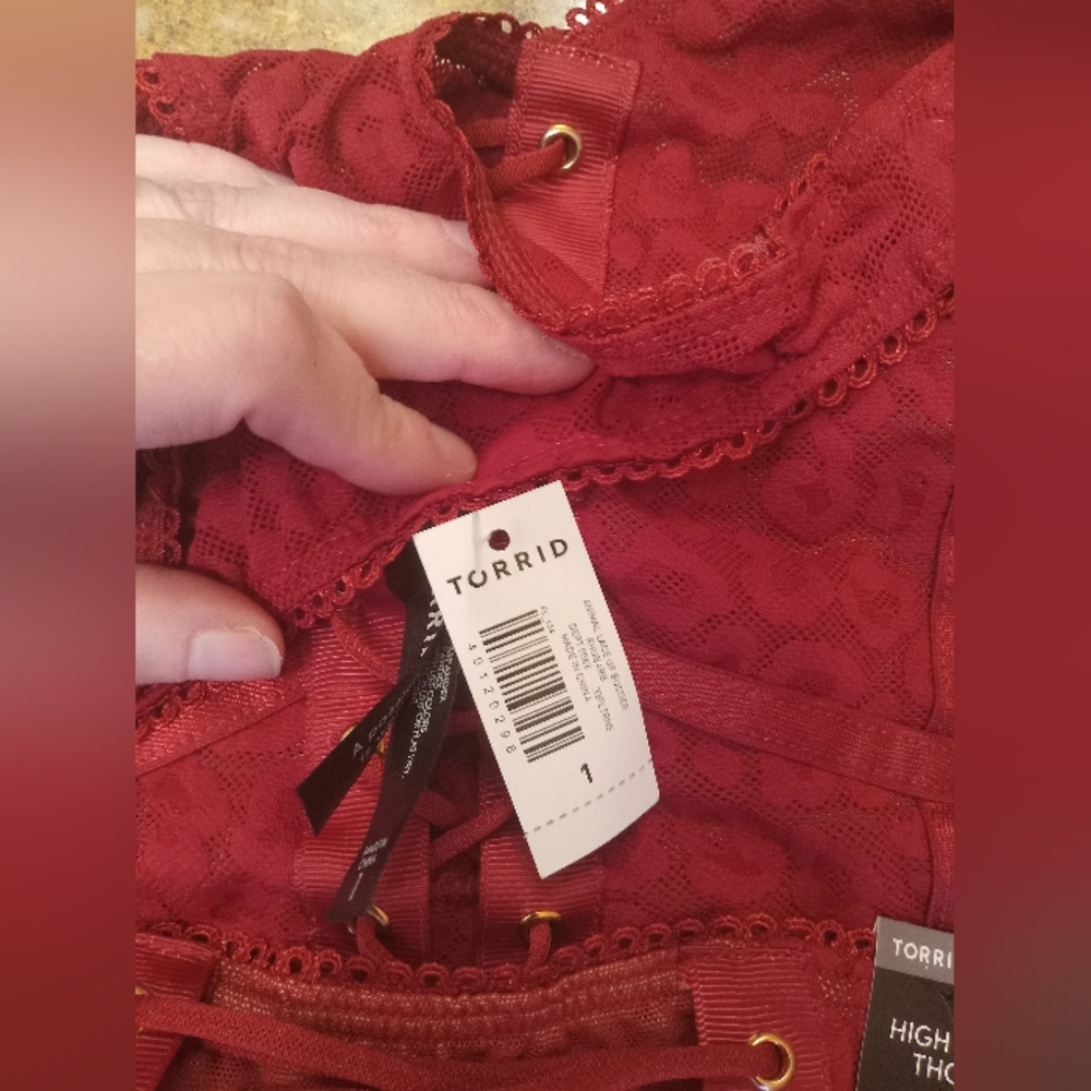Torrid set - Picture 2 of 3
